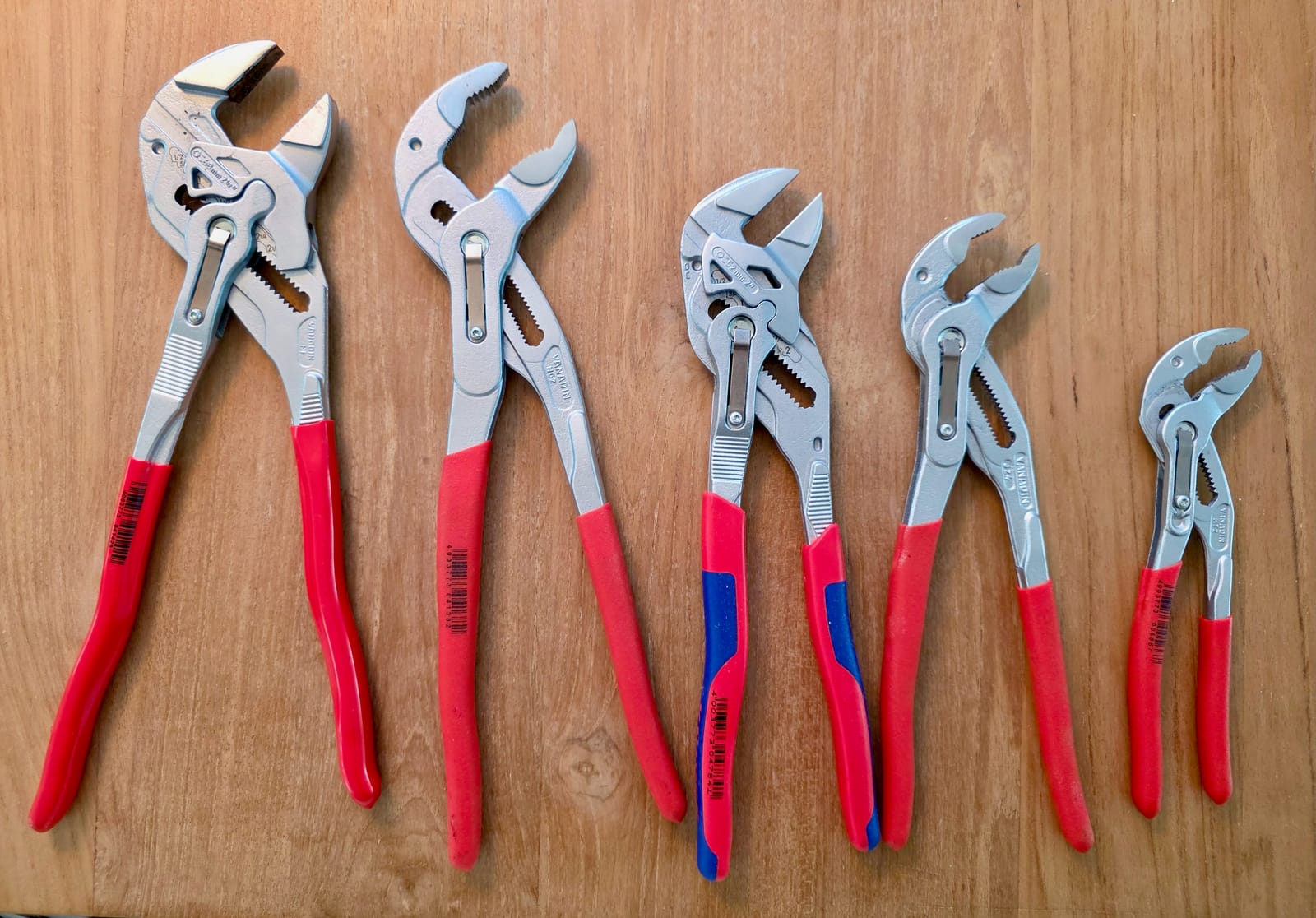 Surtido de alicates multiusos Knipex Cobra, de mayor a menor tamaño
