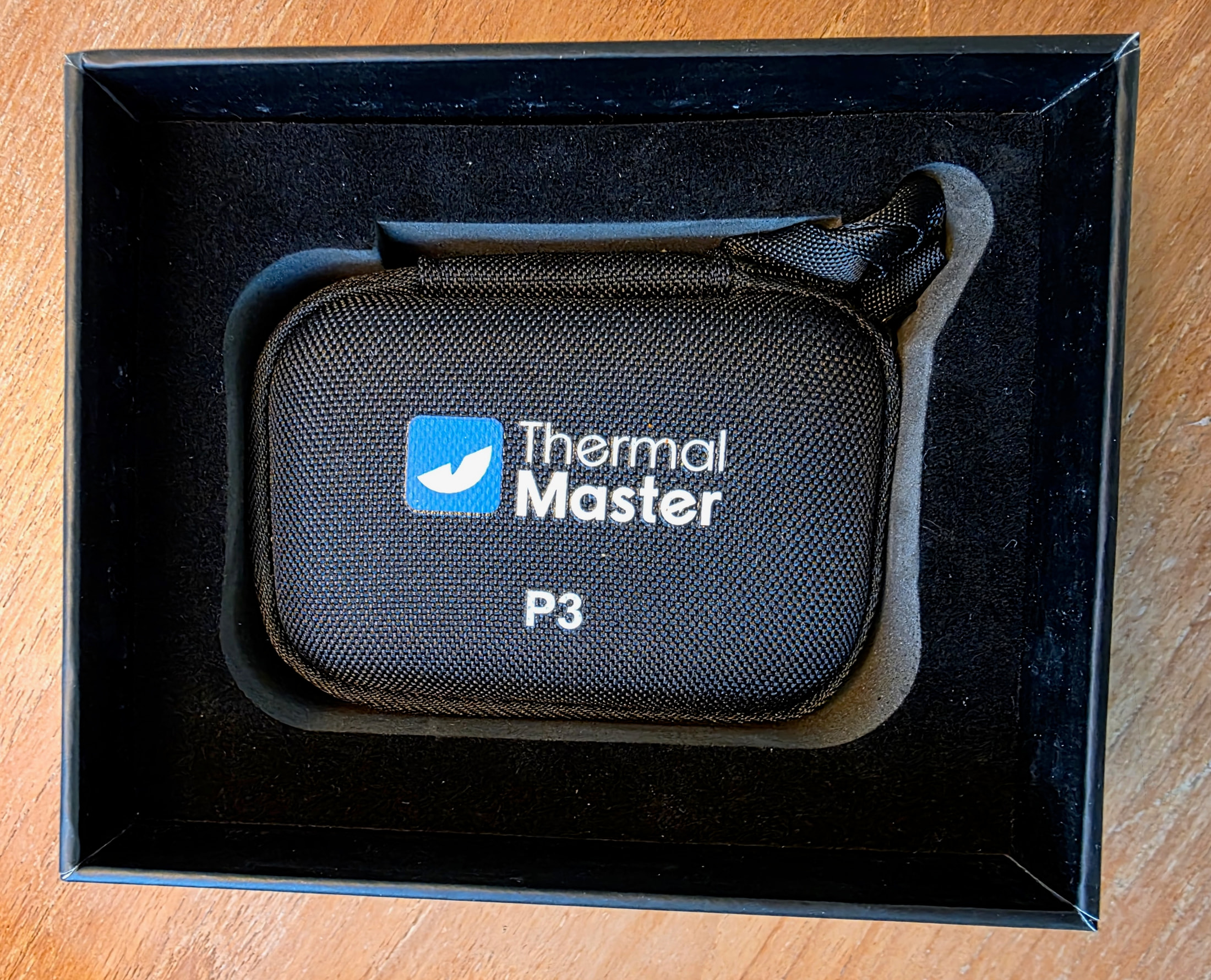 Estuche de transporte compacto de la Thermal Master P3 fotografiado tras la recepción