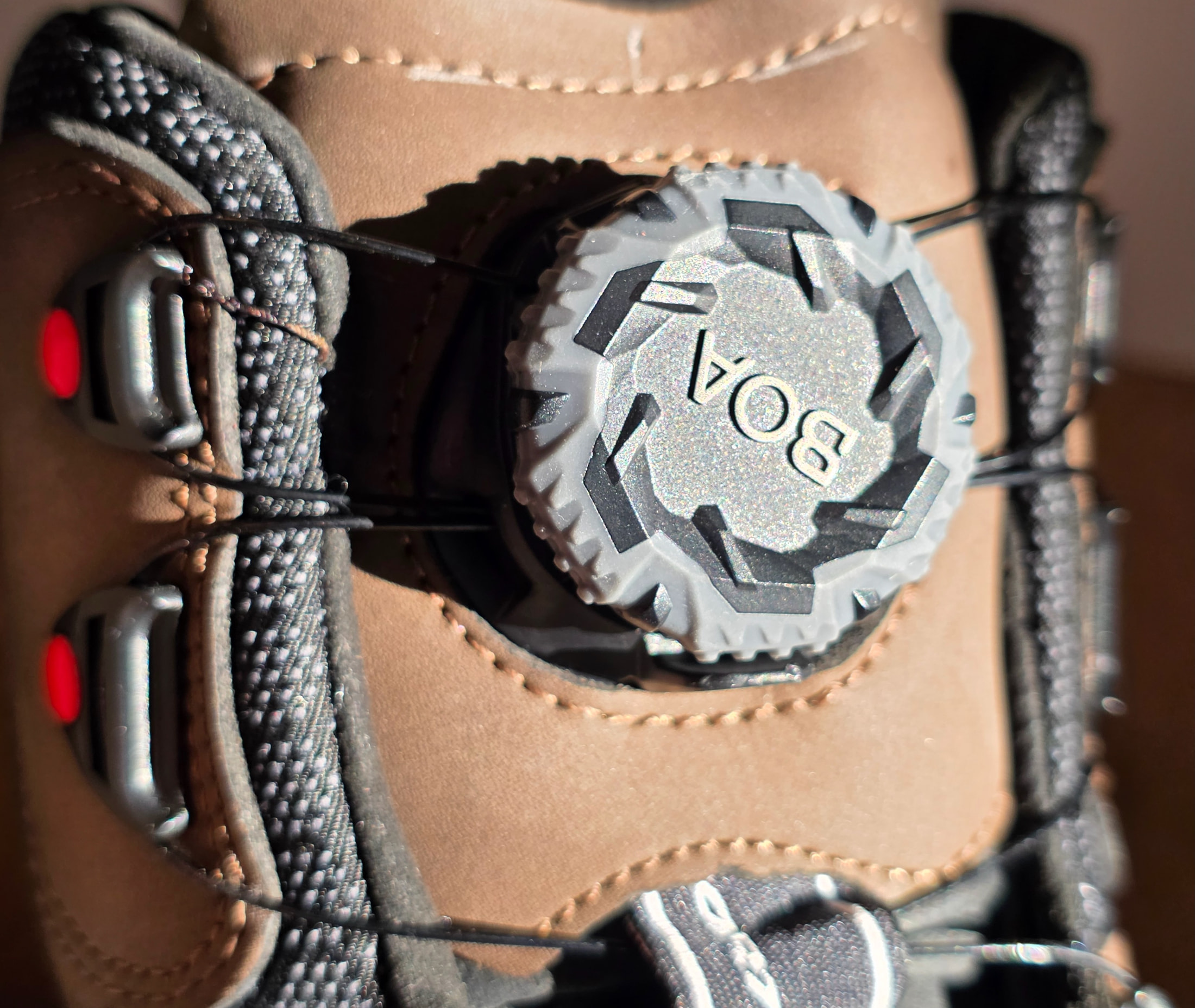 Close-up of the BOA dial on the Ilkott Mid G safety shoe in brown leather