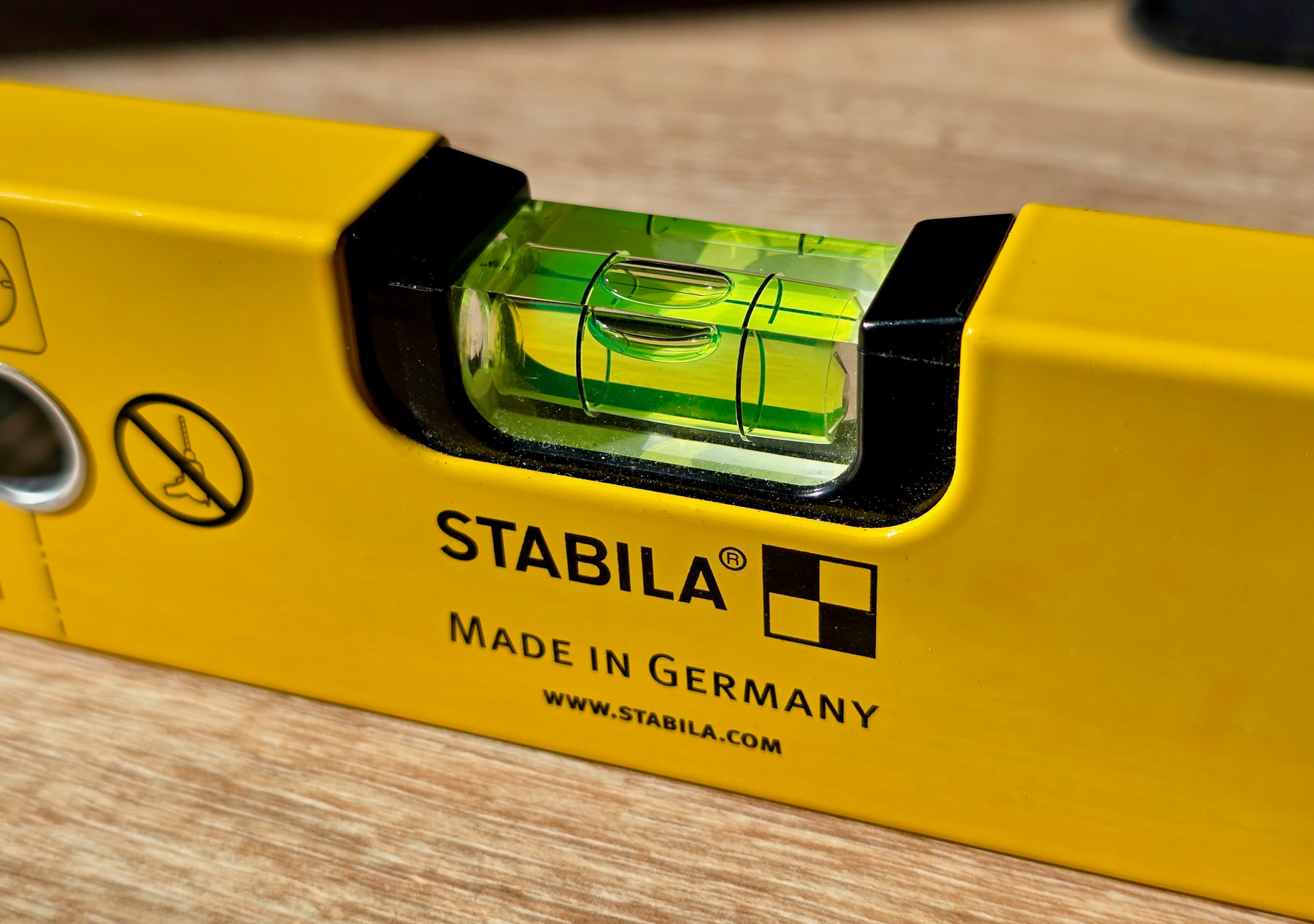 Livella STABILA Type 70 Electric 43 cm, vista laterale delle fiale